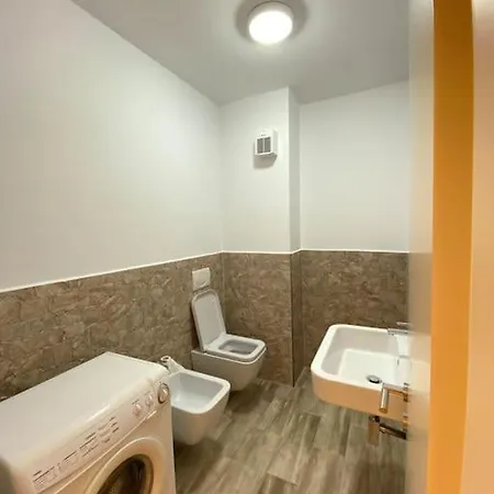 Appartamento 2-bedroom In Tirana